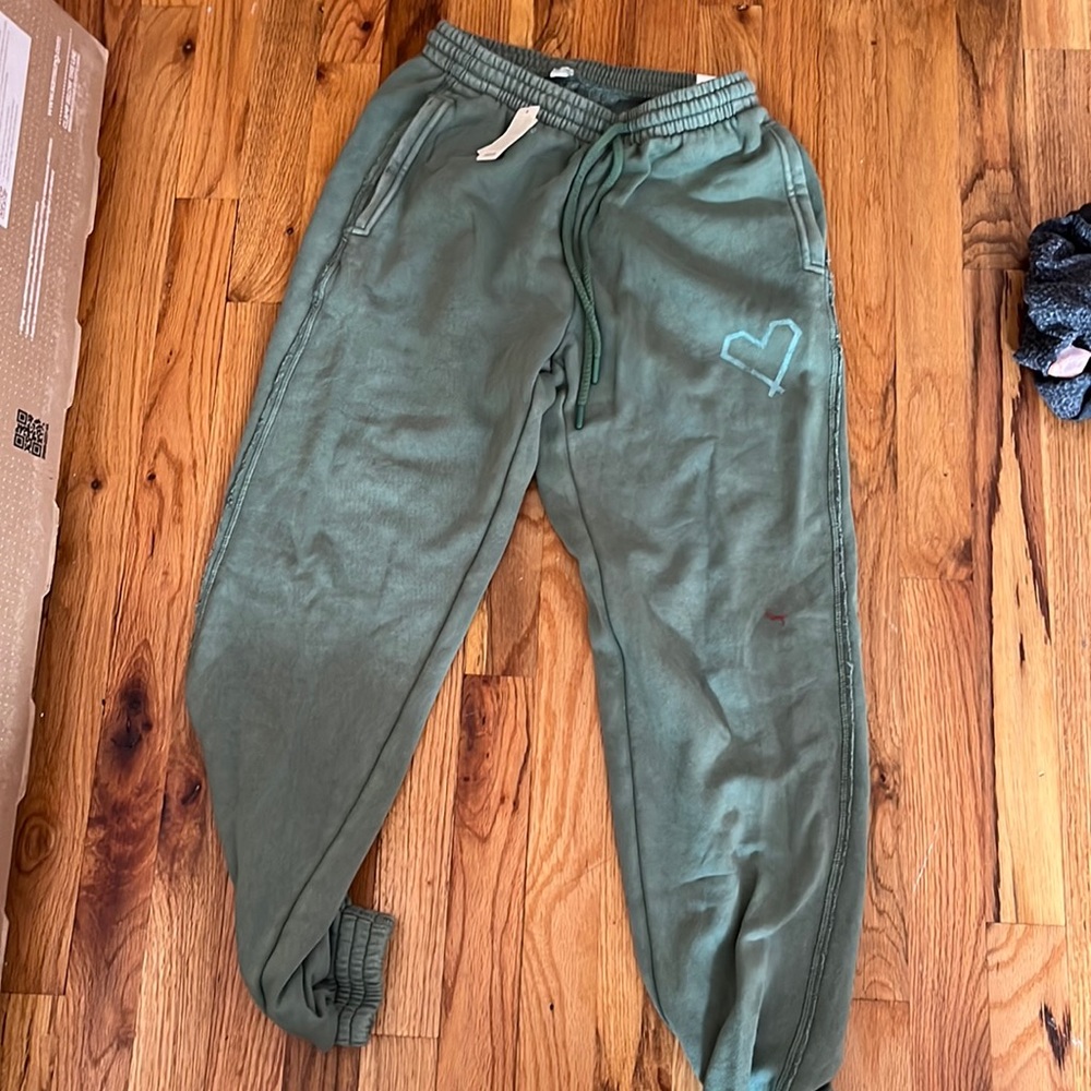 New with tags aerie sweatpants size small regular
